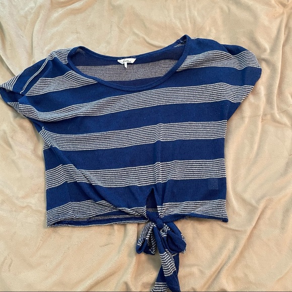 Kira Striped Tie Crop Top - Picture 4 of 6